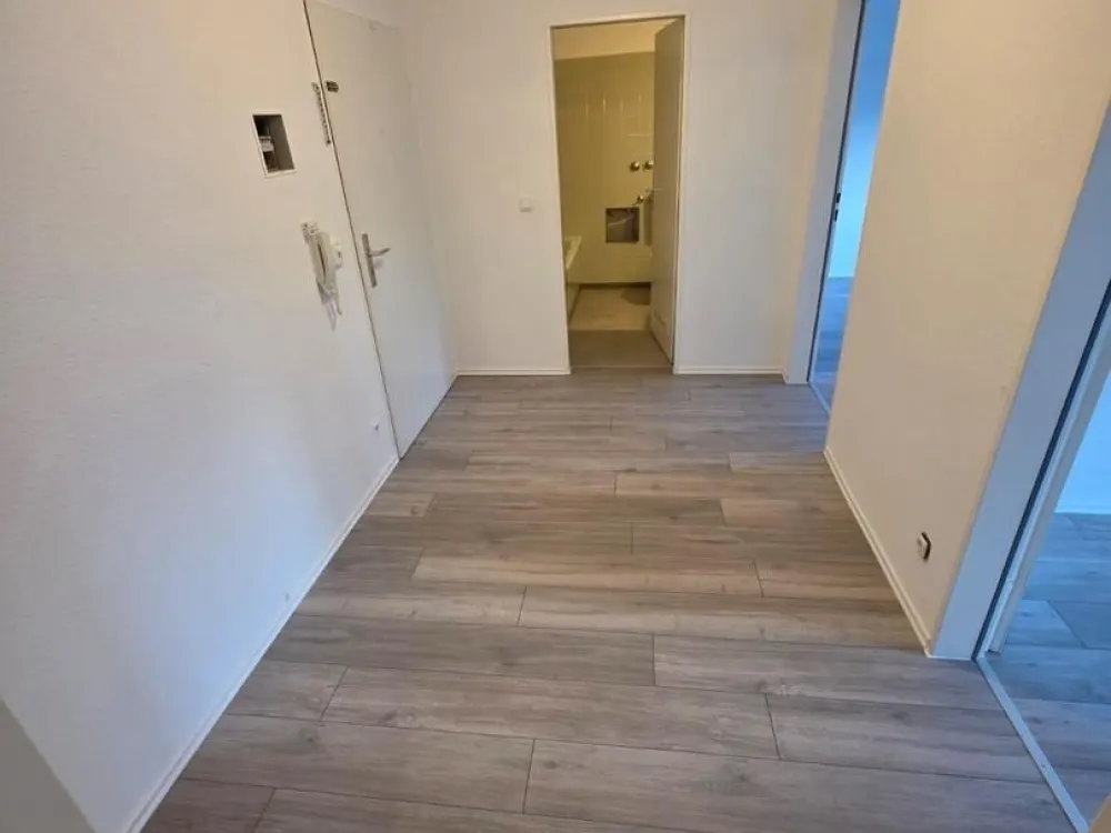Renovierte 2-Zi-Whg in zentraler Lage von Frankfurt-Bergen Enkheim Stellplatz inklusive