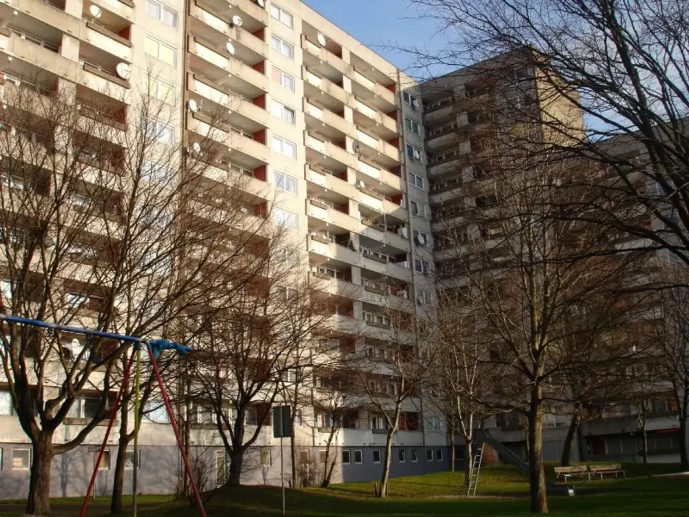 Große 2-Zimmer-Wohnung mit Loggia