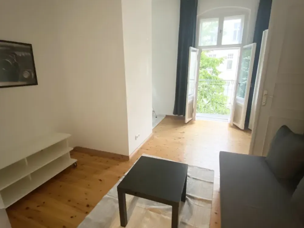Möbliertes Wohnen im Prenzlauer Berg: Zentrale Altbauwohnung+Balkon+Aufzug bei Schönhauser Allee