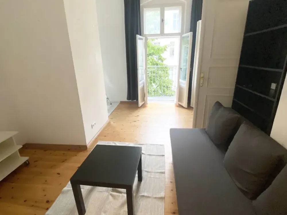 Möbliertes Wohnen im Prenzlauer Berg: Zentrale Altbauwohnung+Balkon+Aufzug bei Schönhauser Allee