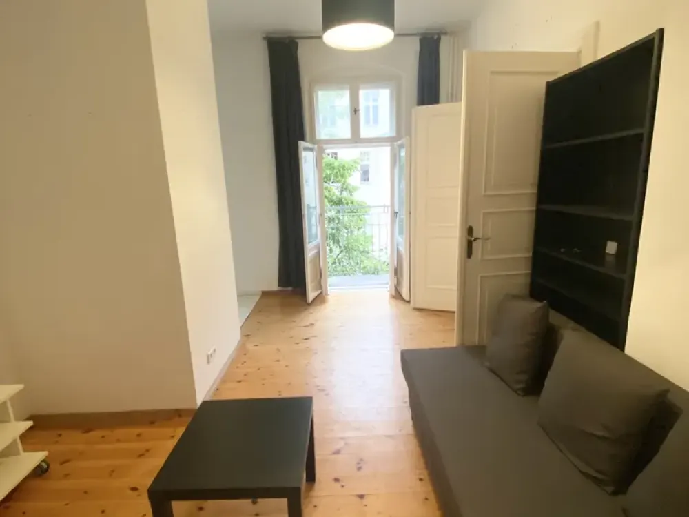 Möbliertes Wohnen im Prenzlauer Berg: Zentrale Altbauwohnung+Balkon+Aufzug bei Schönhauser Allee