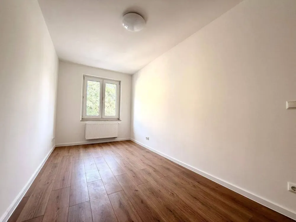 Completely Renovated & Energy Efficient in GoHo, 3-Room Apartment