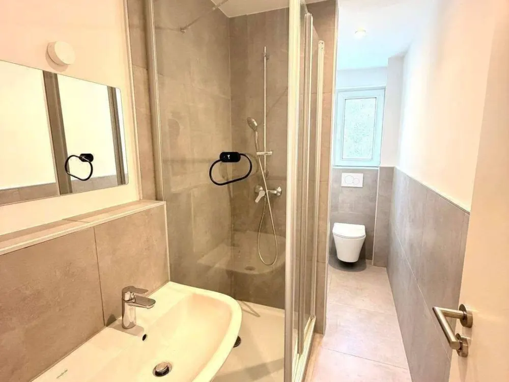 Completely Renovated & Energy Efficient in GoHo, 3-Room Apartment