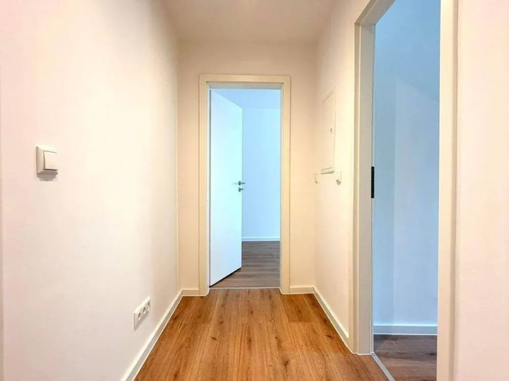 Completely Renovated & Energy Efficient in GoHo, 3-Room Apartment