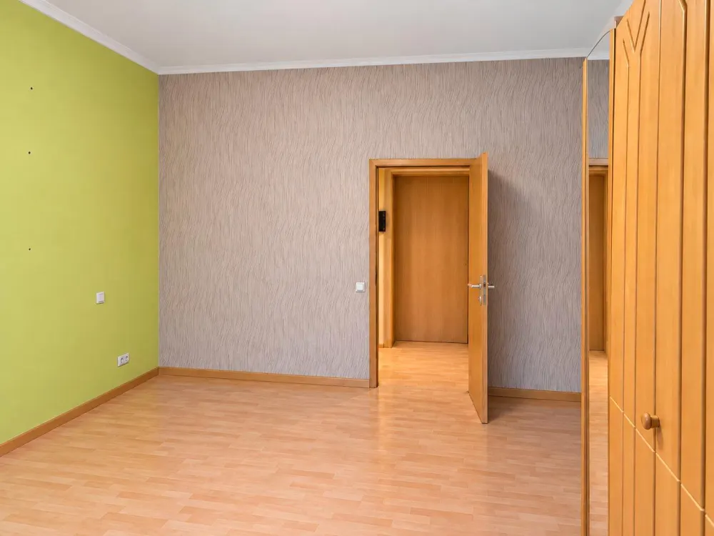 Well-maintained 2-room ground floor apartment in central location of Schiffweiler