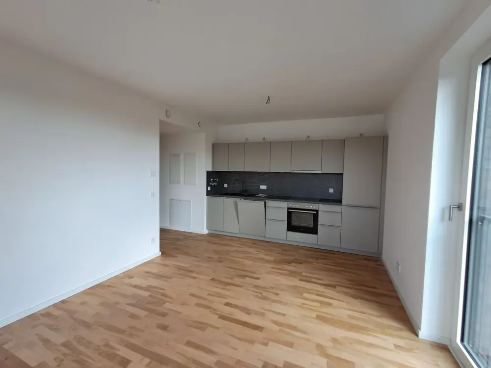 Geräumige 2-Zimmerwohnung im 4. OG mit Loggia und Stellplatz in Bahrenfeld!