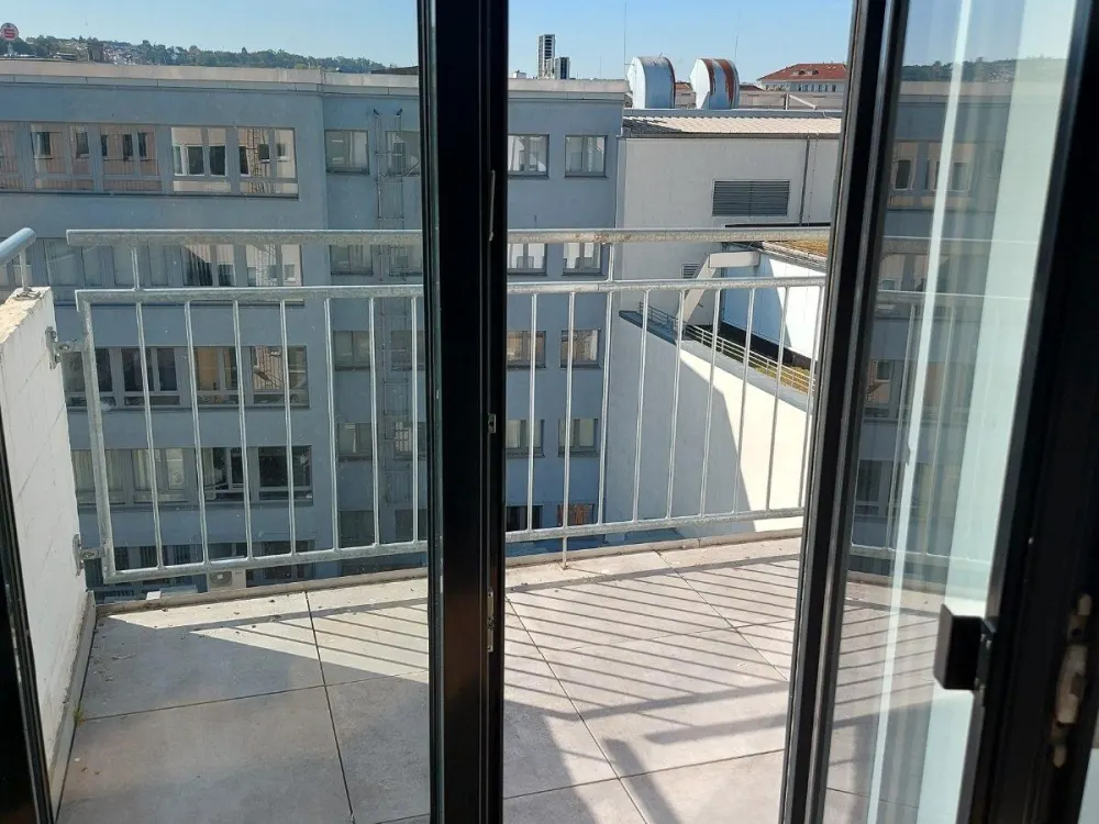 Above the Roofs of Saarbrücken! Beautiful, Bright and Cozy Apartment with Terrace and Balcony in the City Center!
