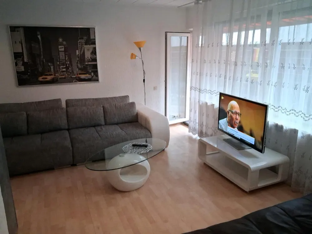 Möbelierte Zwei Zimmer Wohnung