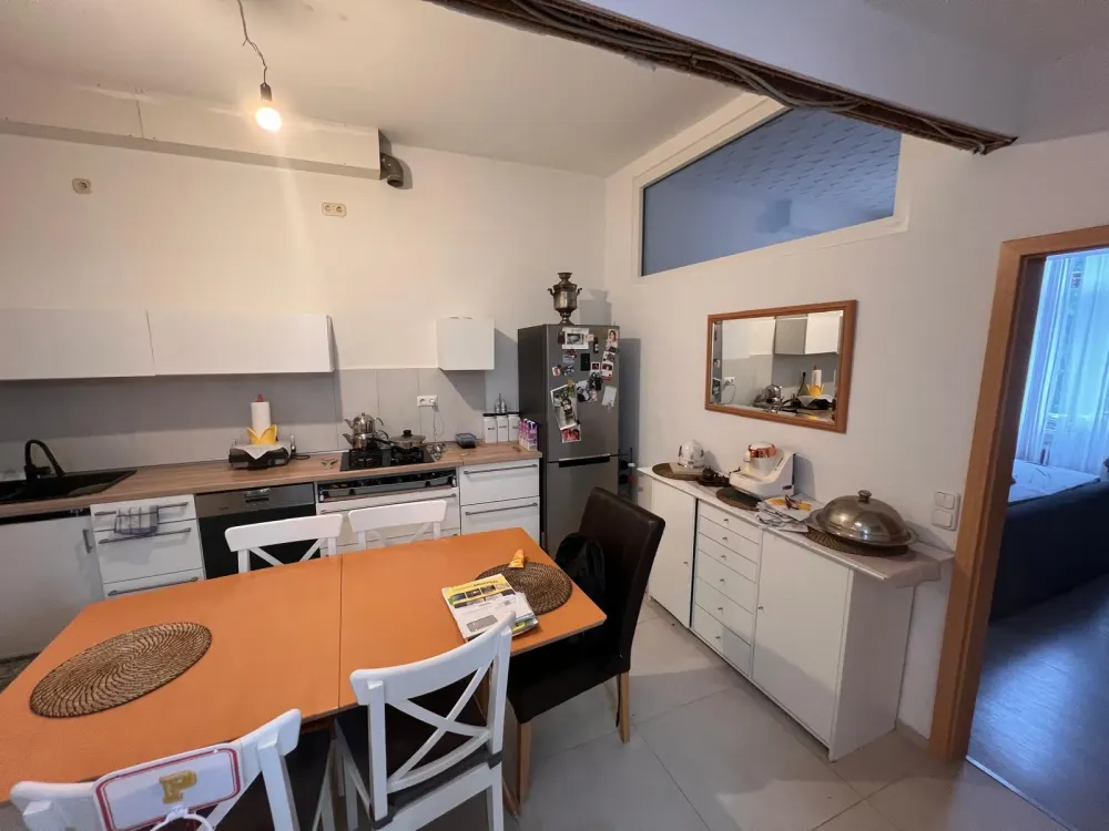 Helle 3-Zimmer-Wohnung (ca. 80 m²) mit Balkon in zentraler Lage
