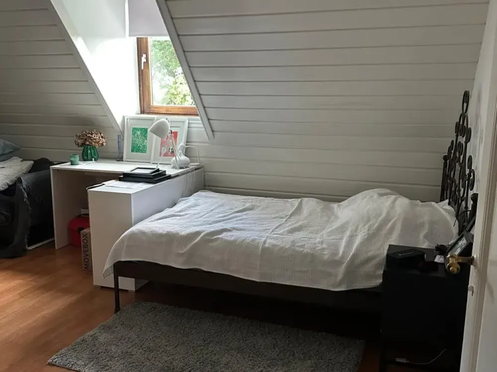 Wohnen mit Charakter: 4-Zimmer-Dachgeschosswohnung in Oberursel