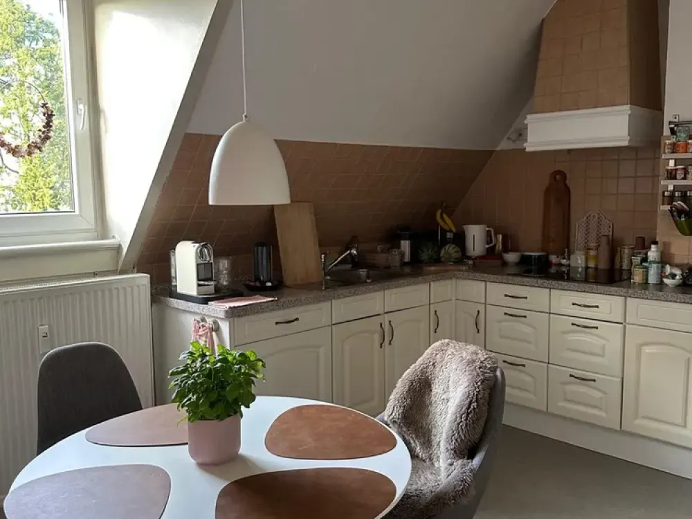 Wohnen mit Charakter: 4-Zimmer-Dachgeschosswohnung in Oberursel