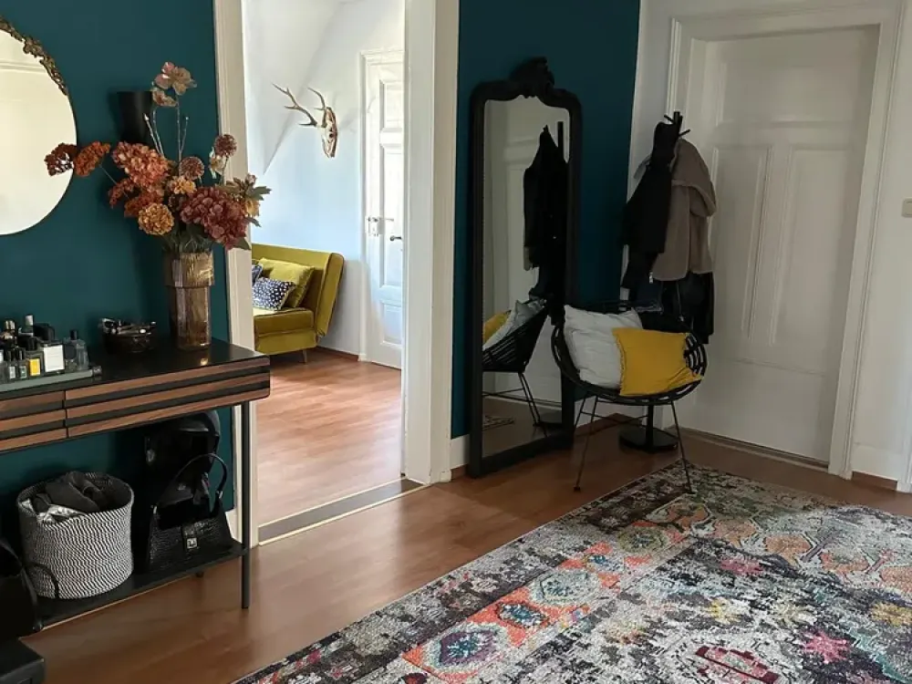 Wohnen mit Charakter: 4-Zimmer-Dachgeschosswohnung in Oberursel