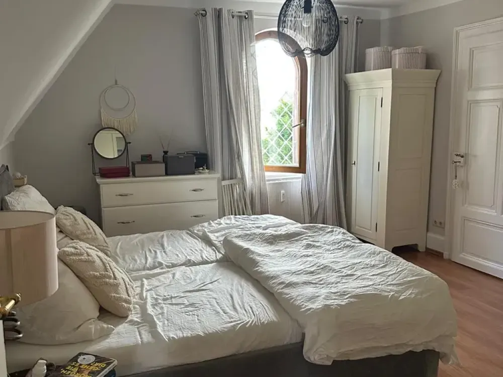 Wohnen mit Charakter: 4-Zimmer-Dachgeschosswohnung in Oberursel