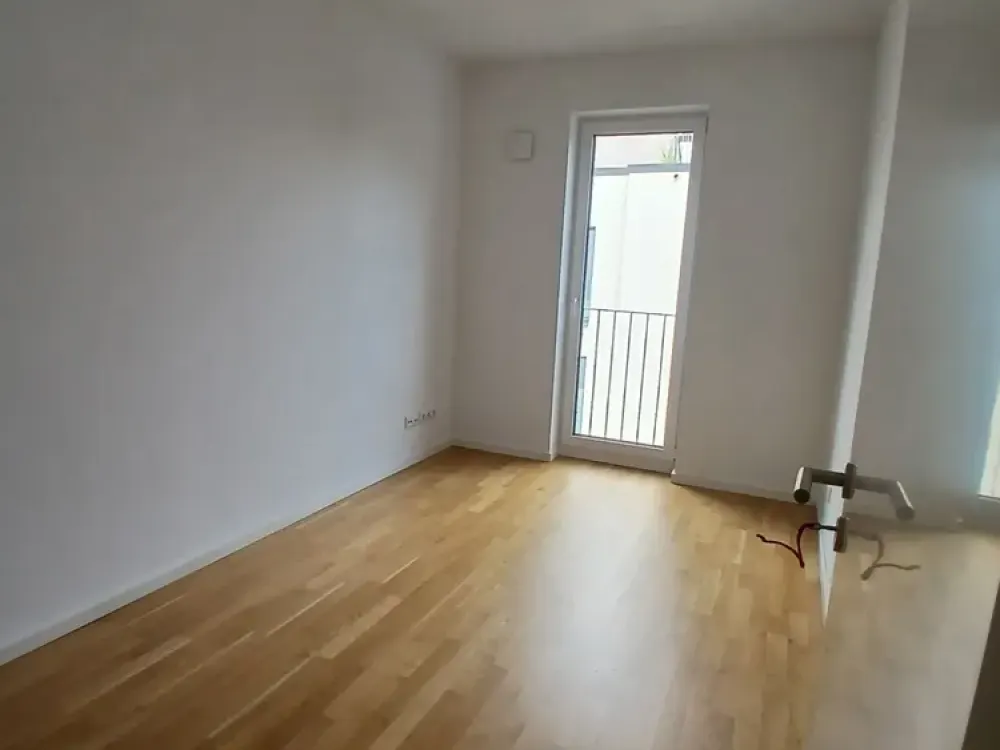 Vier-Zimmer-Wohnung mit Balkon, Aufzug & Fußbodenheizung in Hamburg
