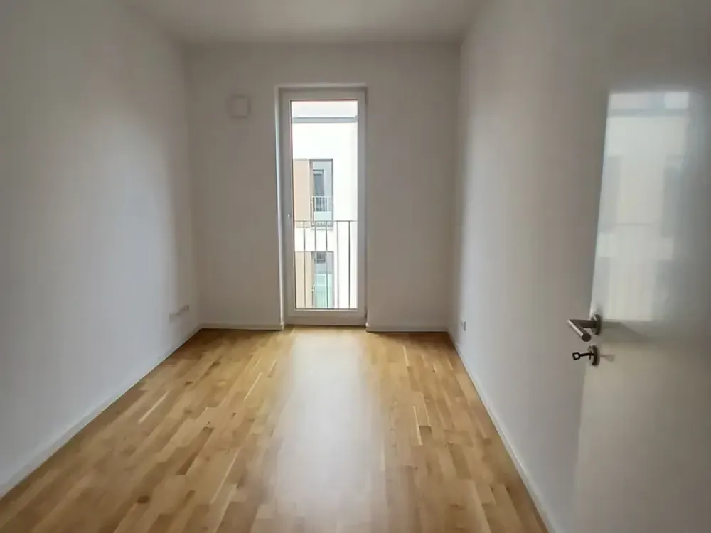 Vier-Zimmer-Wohnung mit Balkon, Aufzug & Fußbodenheizung in Hamburg