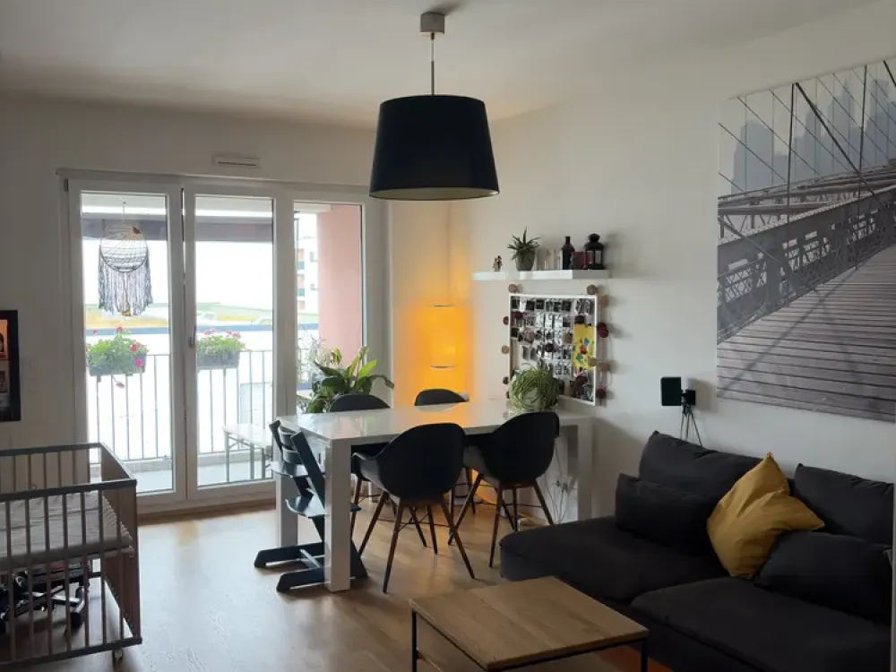 helle 3-Zimmer Wohnung mit zwei Bädern, Balkon, Lodgia und Stellplatz mit Wallbox