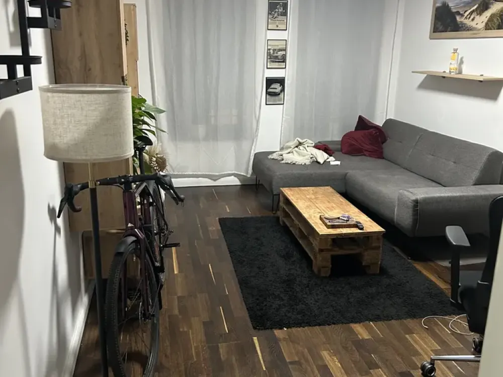 Living with Character: Two-Room Apartment in Leipzig-Anger-Crottendorf