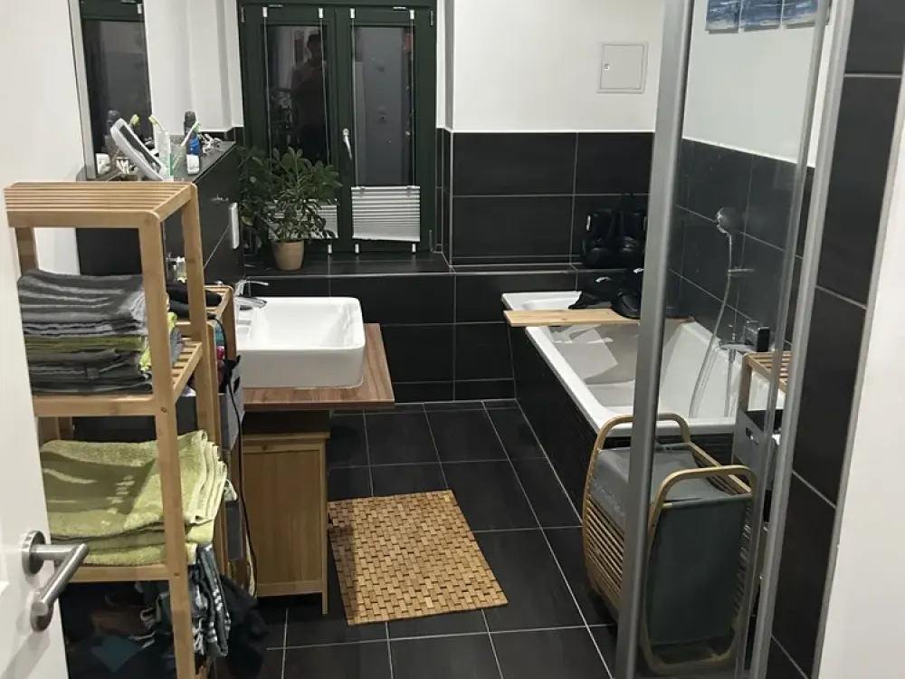 Living with Character: Two-Room Apartment in Leipzig-Anger-Crottendorf