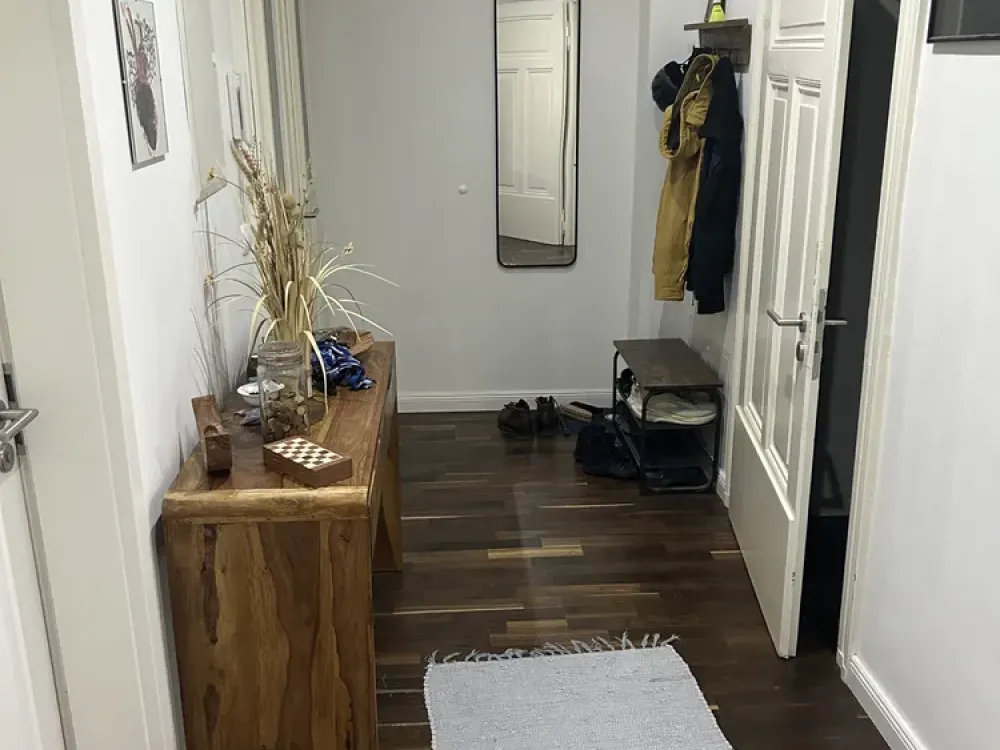Living with Character: Two-Room Apartment in Leipzig-Anger-Crottendorf