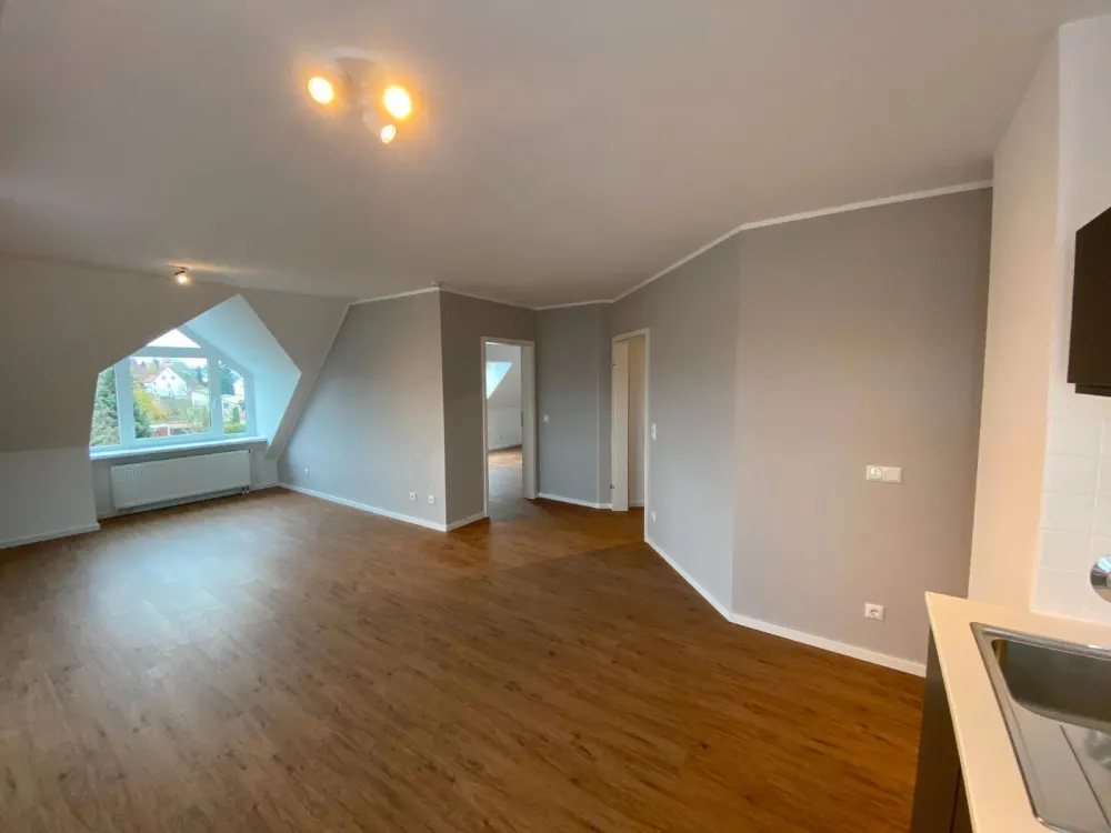 2 Zimmer Wohnung mit Einbauküche und 2 Stellplätzen