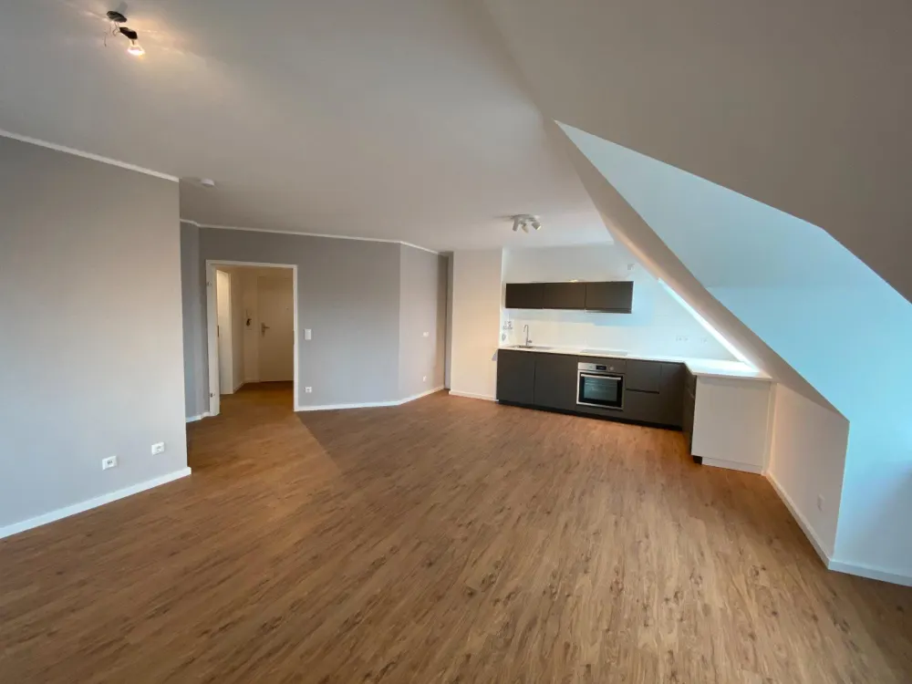 2 Zimmer Wohnung mit Einbauküche und 2 Stellplätzen