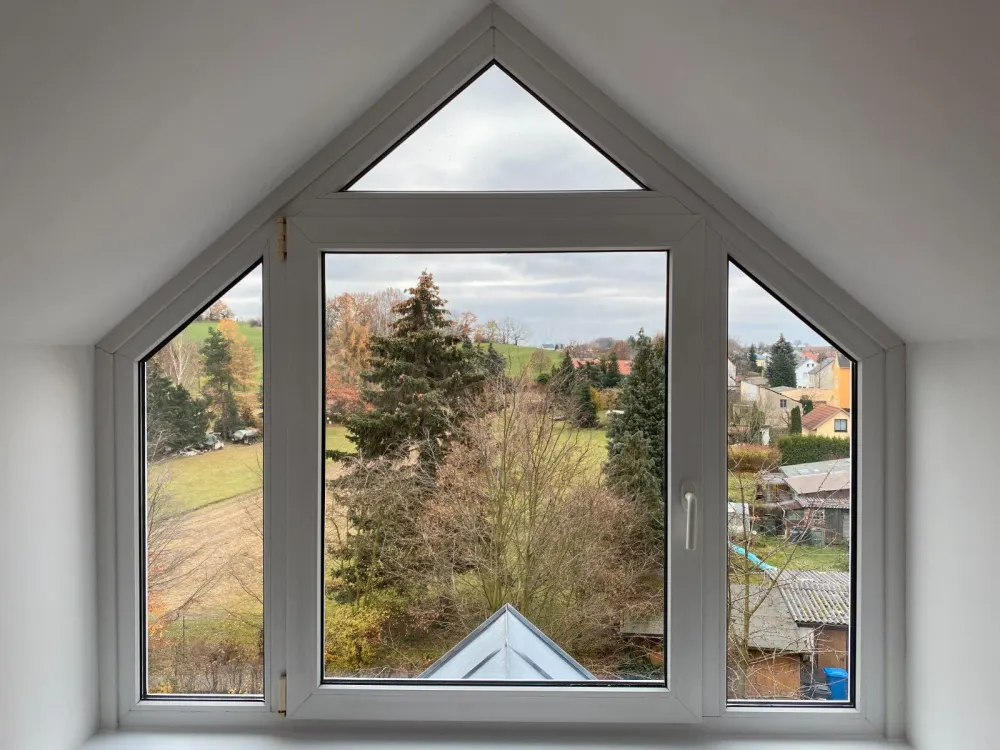 2 Zimmer Wohnung mit Einbauküche und 2 Stellplätzen