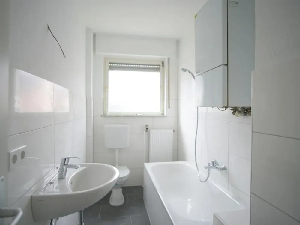 ~ Frisch sanierte Erdgeschoss 2-Raum-Wohnung in ruhiger Lage ~