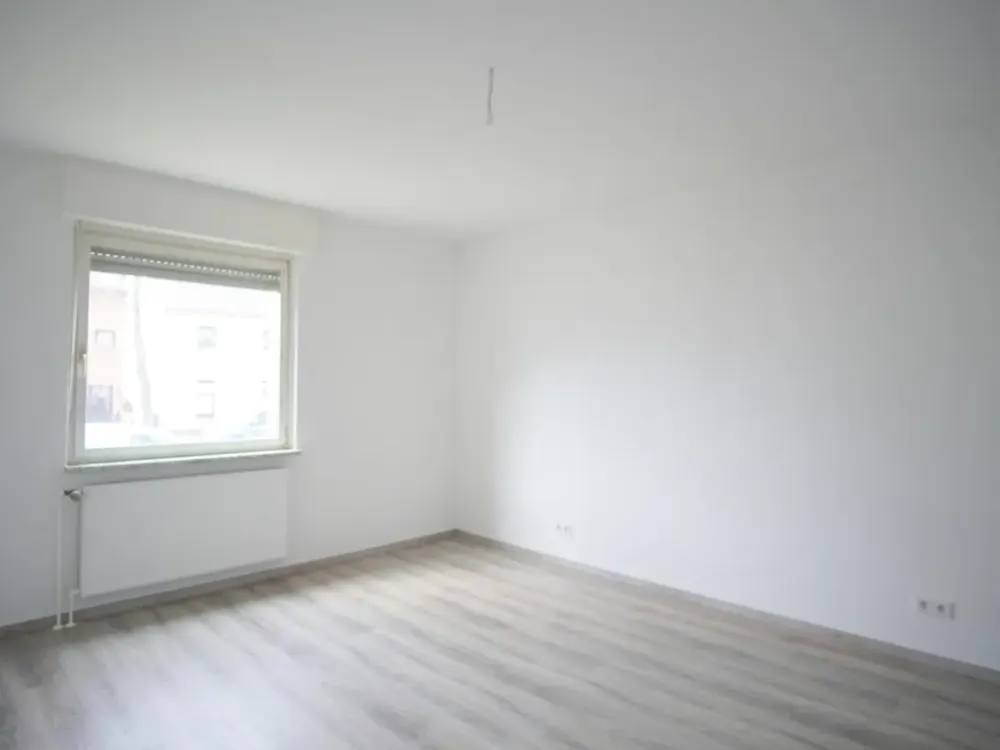 ~ Frisch sanierte Erdgeschoss 2-Raum-Wohnung in ruhiger Lage ~
