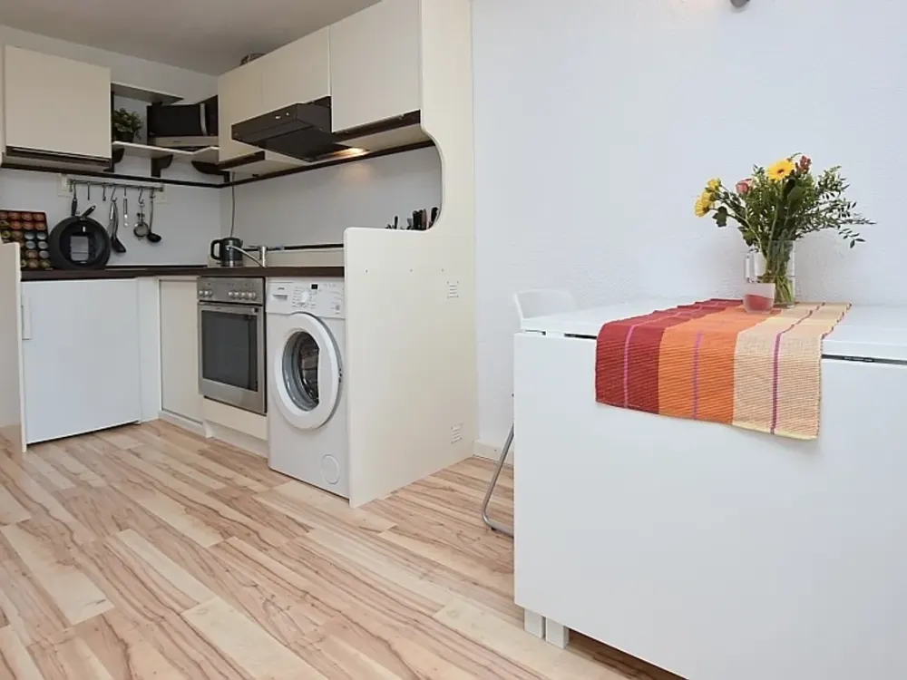 2-Zimmer-Maisonette mit eigener Terrasse, nur 2 Minuten zur U15