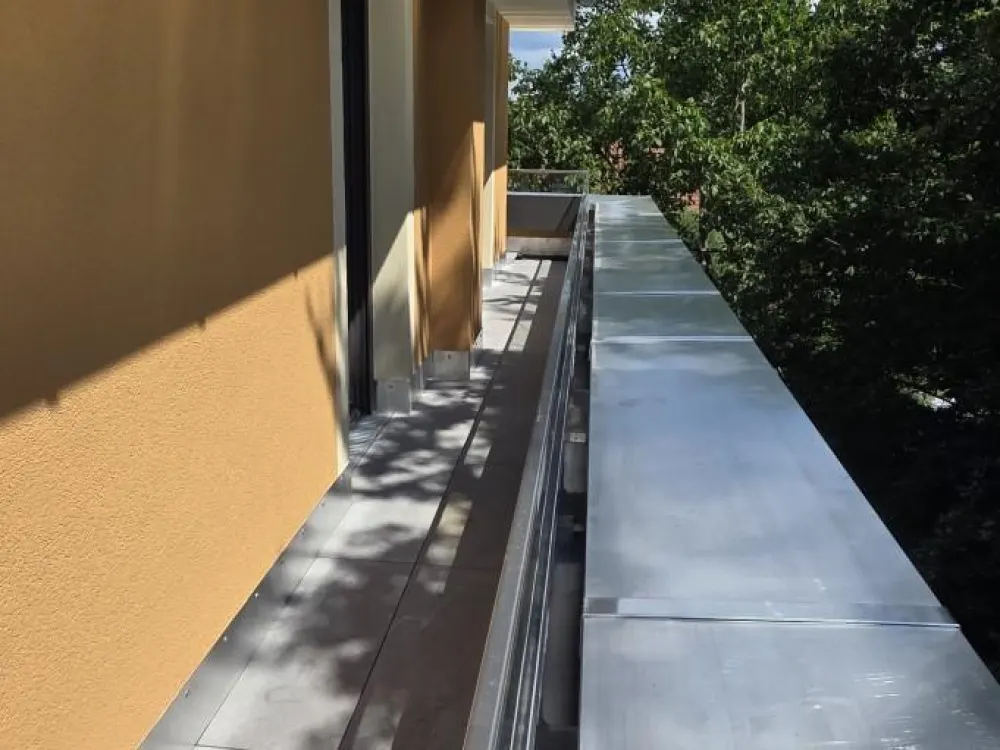 Unique Roof Terrace Meets Stylish Living! Fitted Kitchen!