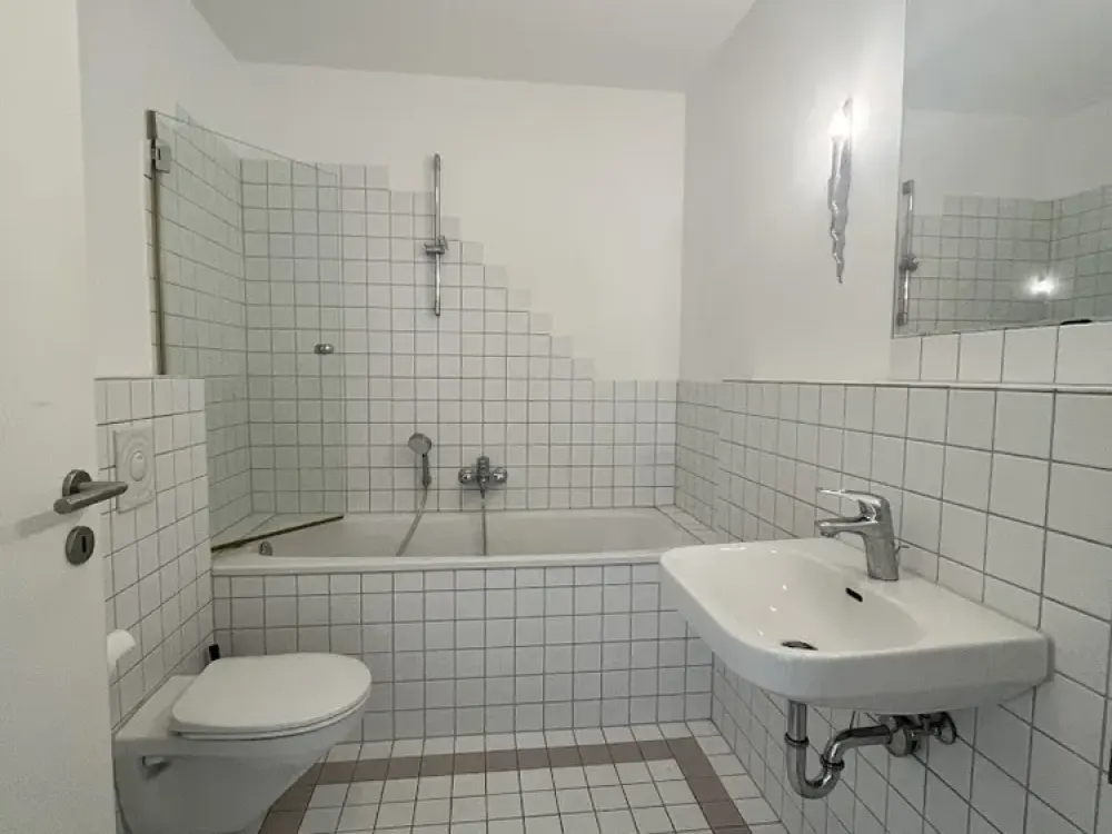 2 Kaltmieten frei zum Einzug**Helle 2 Zimmer Wohnung mit XL Balkon
