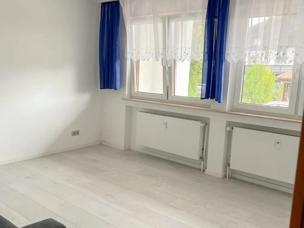 3-room apartment with balcony, terrace, and parking space in Schwalbach -Elm
