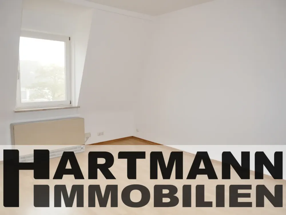 Sophienstraße! 3-Zimmer-Dachgeschosswohnung im gepflegten Altbau!
