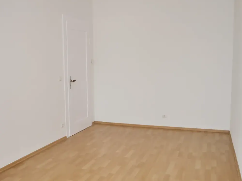 Sophienstraße! 3-Zimmer-Dachgeschosswohnung im gepflegten Altbau!
