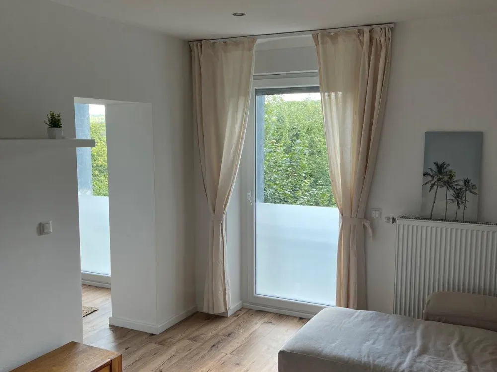 Teilmöblierte 2,5-Zimmer-Wohnung mit schönem Blick ins Borbachtal