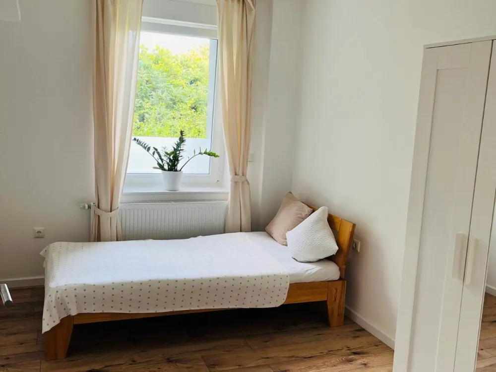 Teilmöblierte 2,5-Zimmer-Wohnung mit schönem Blick ins Borbachtal