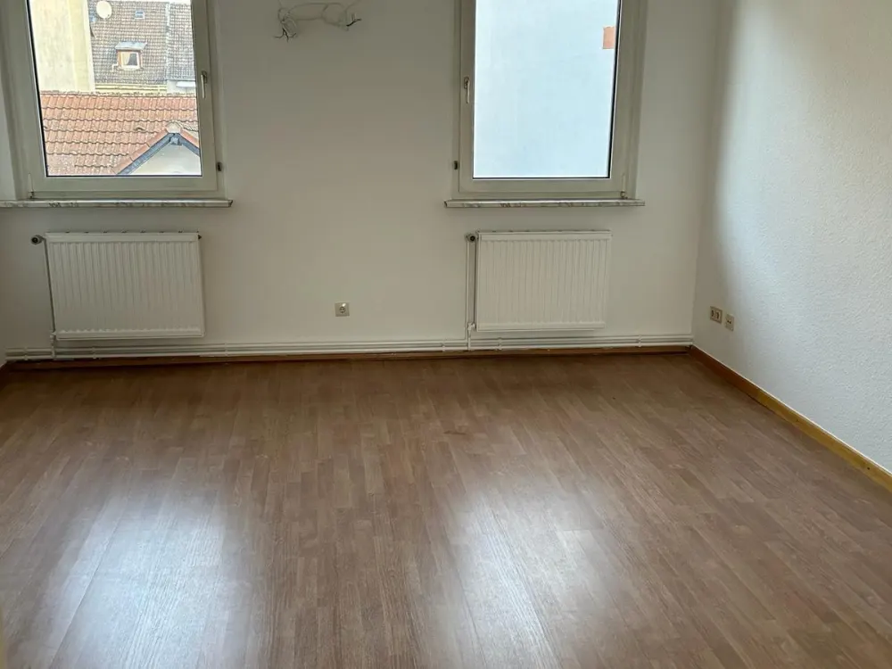 3 Zimmer Wohnung im 2.OG (ab sofort)