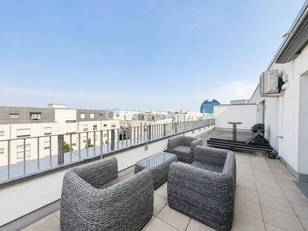 Modernes Penthouse mit Dachterrasse