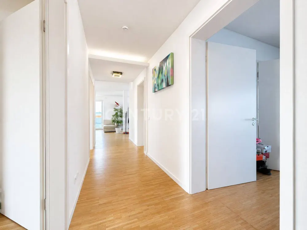 Modernes Penthouse mit Dachterrasse