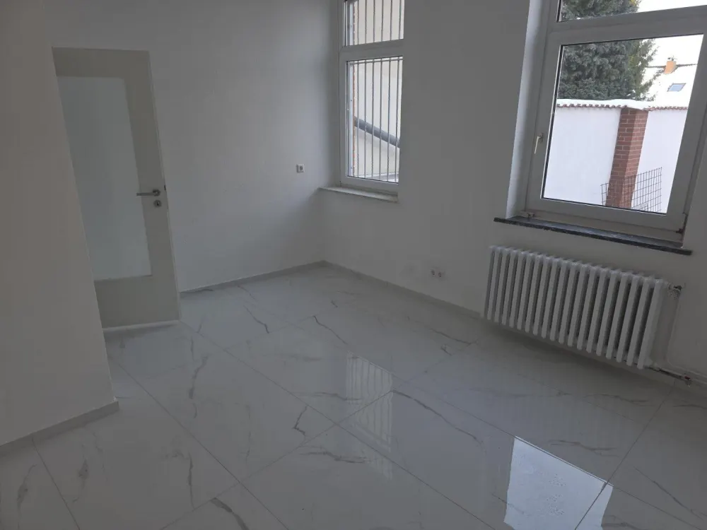 frisch sanierte, geräumige 3 Zimmerwohnung -Vinnhorst- von Privat
