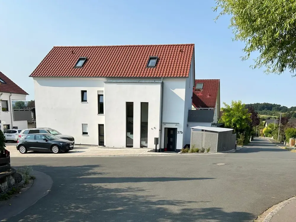 Stilvoll modernisiert: 3-Zimmer-Wohnung in Neunkirchen am Brand