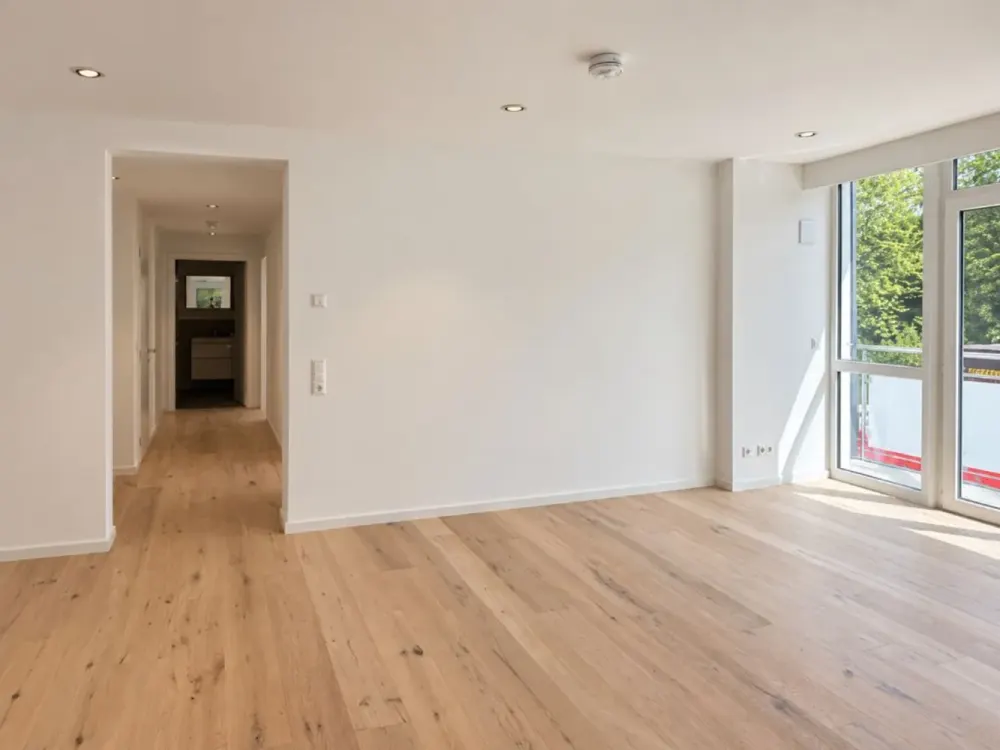 Exklusive und seniorengerechte 3 Zimmer-Whg mit Balkon und hochwertiger Einbauküche in SG Wald