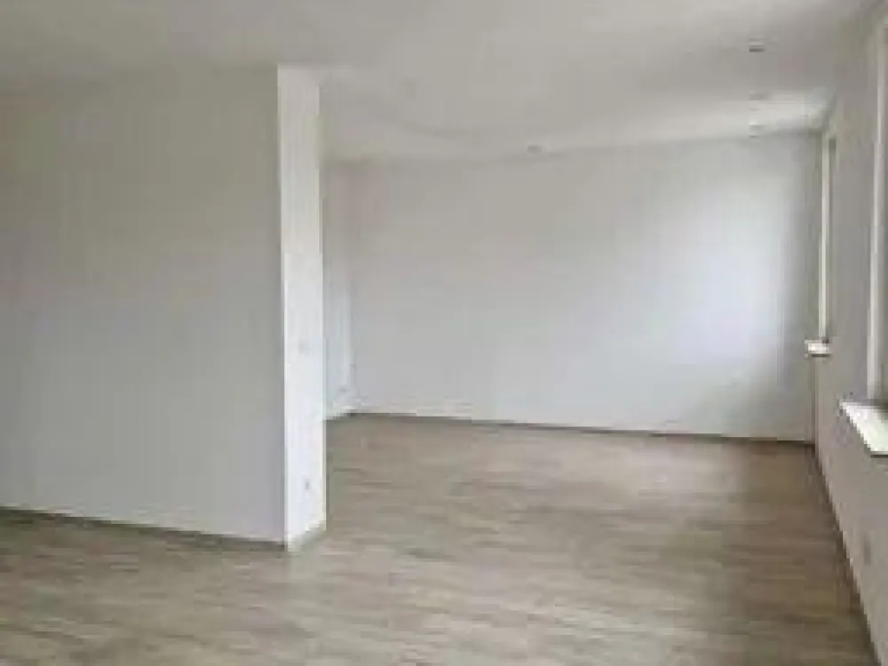 Sonnige Dachgeschosswohnung über den Dächern von Waßmannsdorf