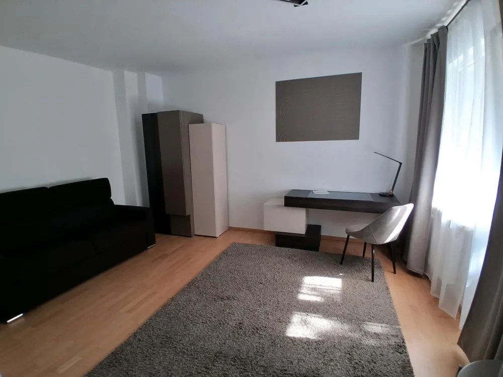 sanierte 1-Zimmer-Wohnung mit Balkon in Berlin-Steglitz