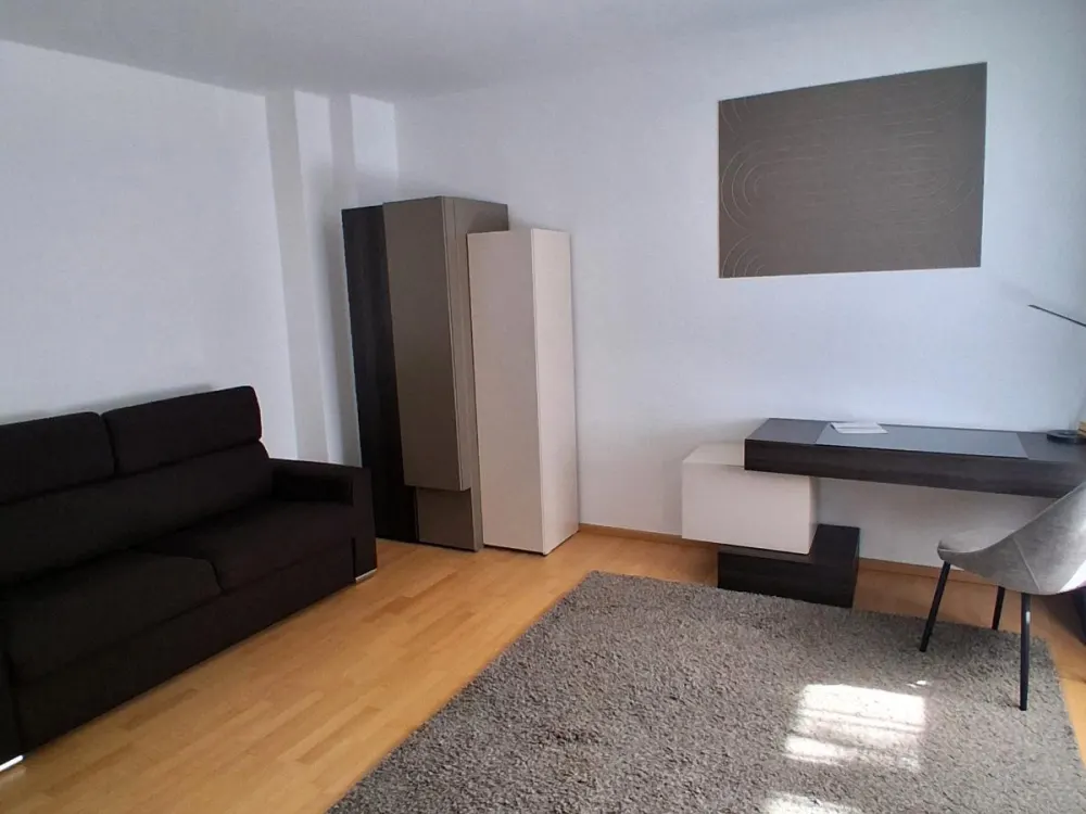 sanierte 1-Zimmer-Wohnung mit Balkon in Berlin-Steglitz