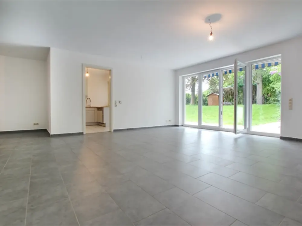 Schöne 3,5 Zimmerwohnung mit Garten und großer Terrasse in Schwalbach
