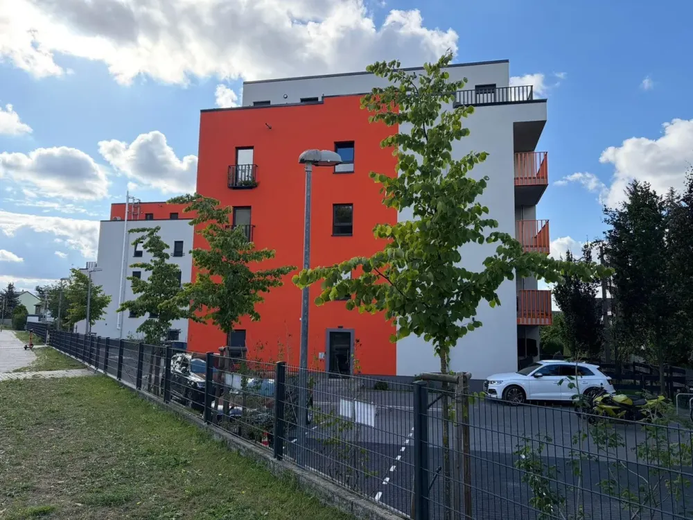 Sonnige 4-Zimmer Wohnung mit 2 Balkonen, Fussbodenheizung, Klimaanlage in Berlin Biesdorf, A15/16