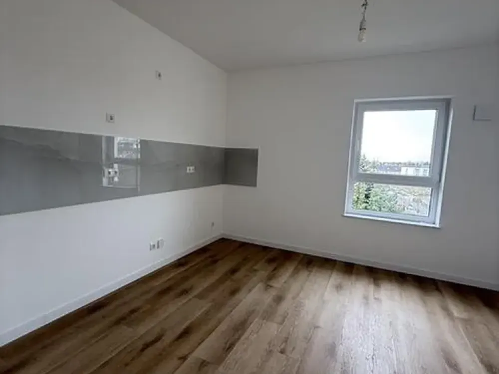 Sonnige 4-Zimmer Wohnung mit 2 Balkonen, Fussbodenheizung, Klimaanlage in Berlin Biesdorf, A15/16