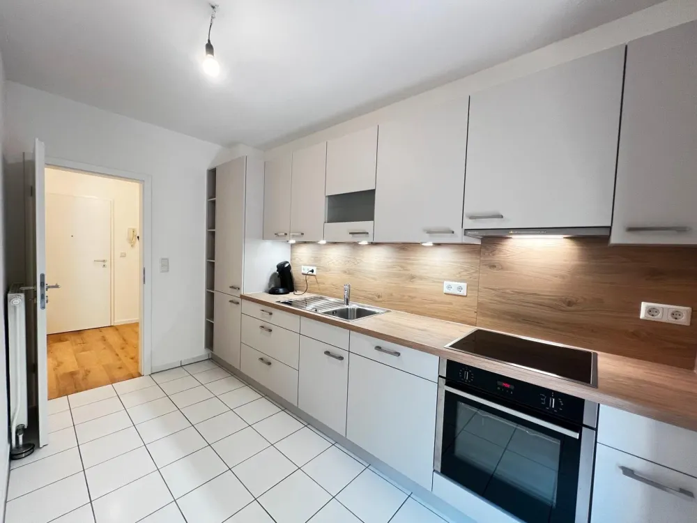 Schwachhausen First Occupancy Bright 2-Room Apartment approx. 64 sqm & South Balcony