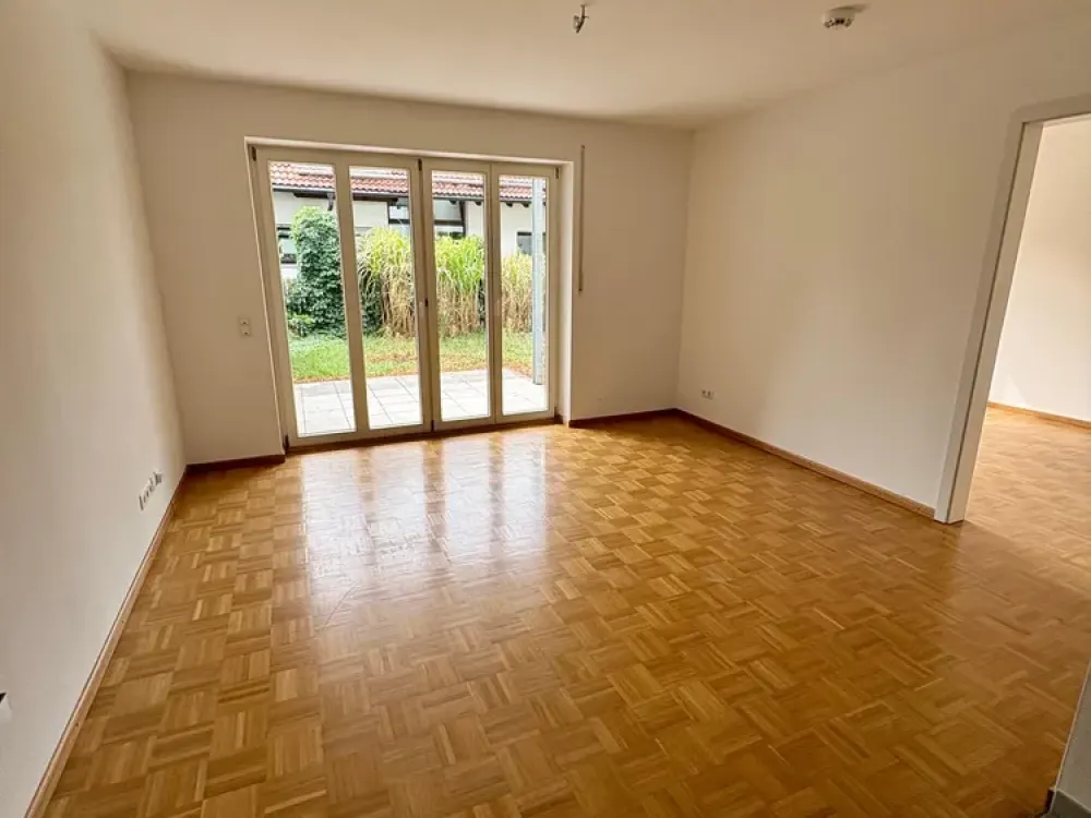 2-Zimmer-Wohnung mit eigener Terrasse & Garten